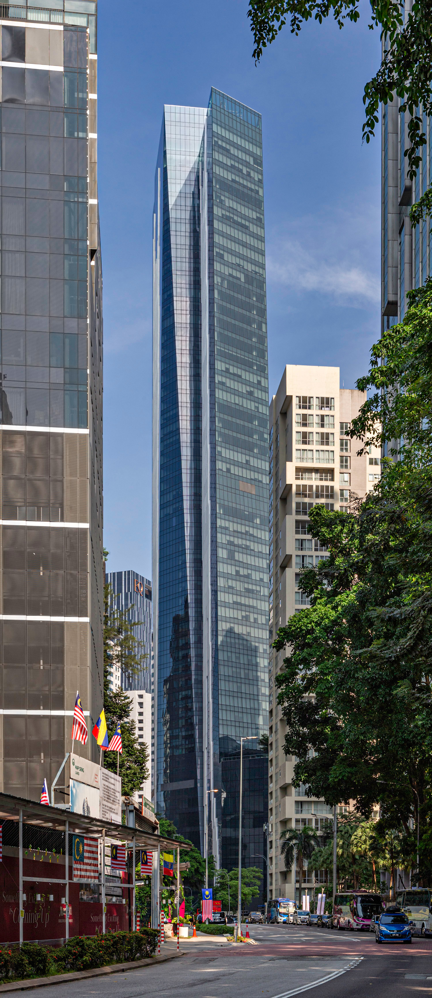 Permata Sapura Tower, Kuala Lumpur - View from the east. © Mathias Beinling